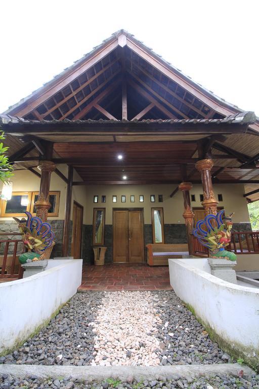 Villa Bale Seni Mataram Kültér fotó